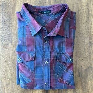 Novara Men’s casual button down shirt.